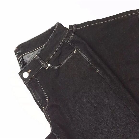 WHBM Size 4R Contour Flare Leg Black Wash Denim Jeans Embellished Bling Pockets - Picture 2 of 9
